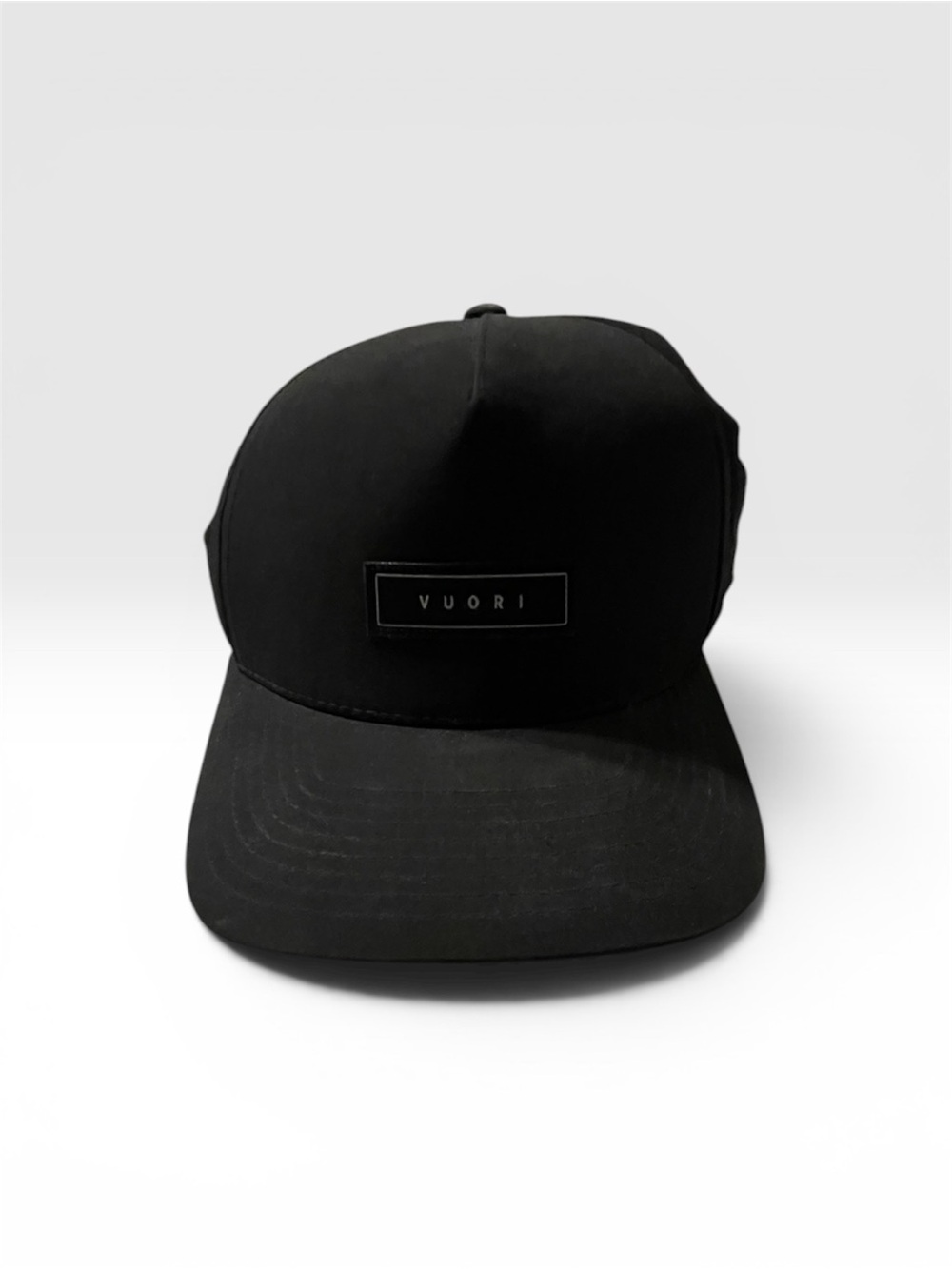 Vuori Black Logo Patch Performance Cap